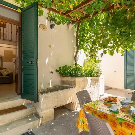 Holiday home Corte Tredomus *