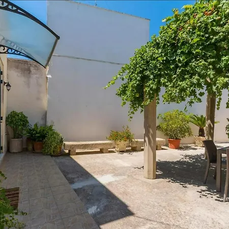 Holiday home Corte Tredomus Cannole