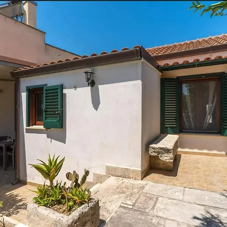 Corte Tredomus Cannole