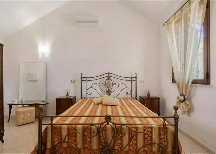 Corte Tredomus Tatil Evi Cannole
